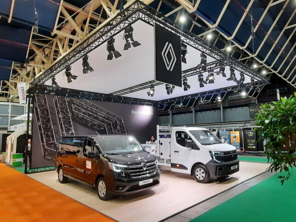 Renault auto stand